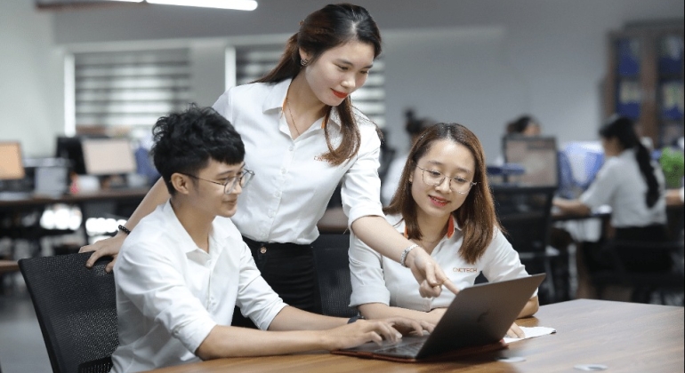 Tại Sao Dịch Vụ Chăm Sóc Khách Hàng Quan Trọng Trong Sản Xuất?