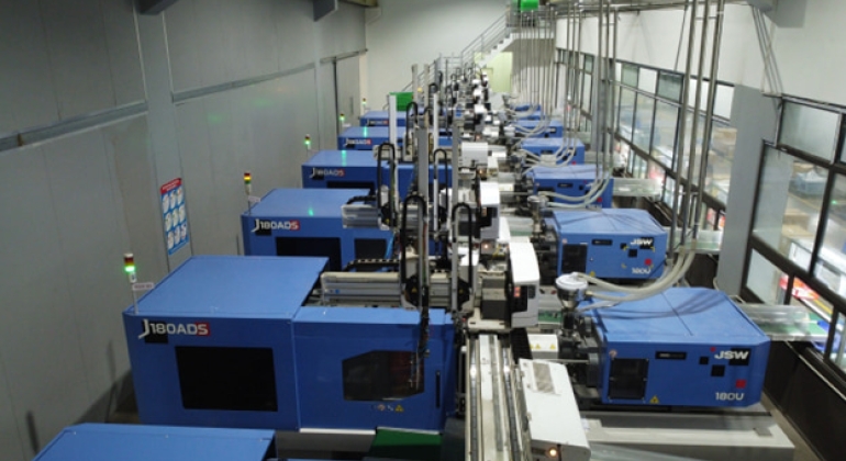 Plastic Injection Molding, Manufacturing Technology and Application