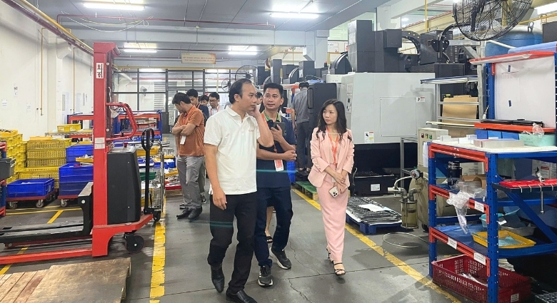 Factory-Tour-At-CNCTech-Thang-Long