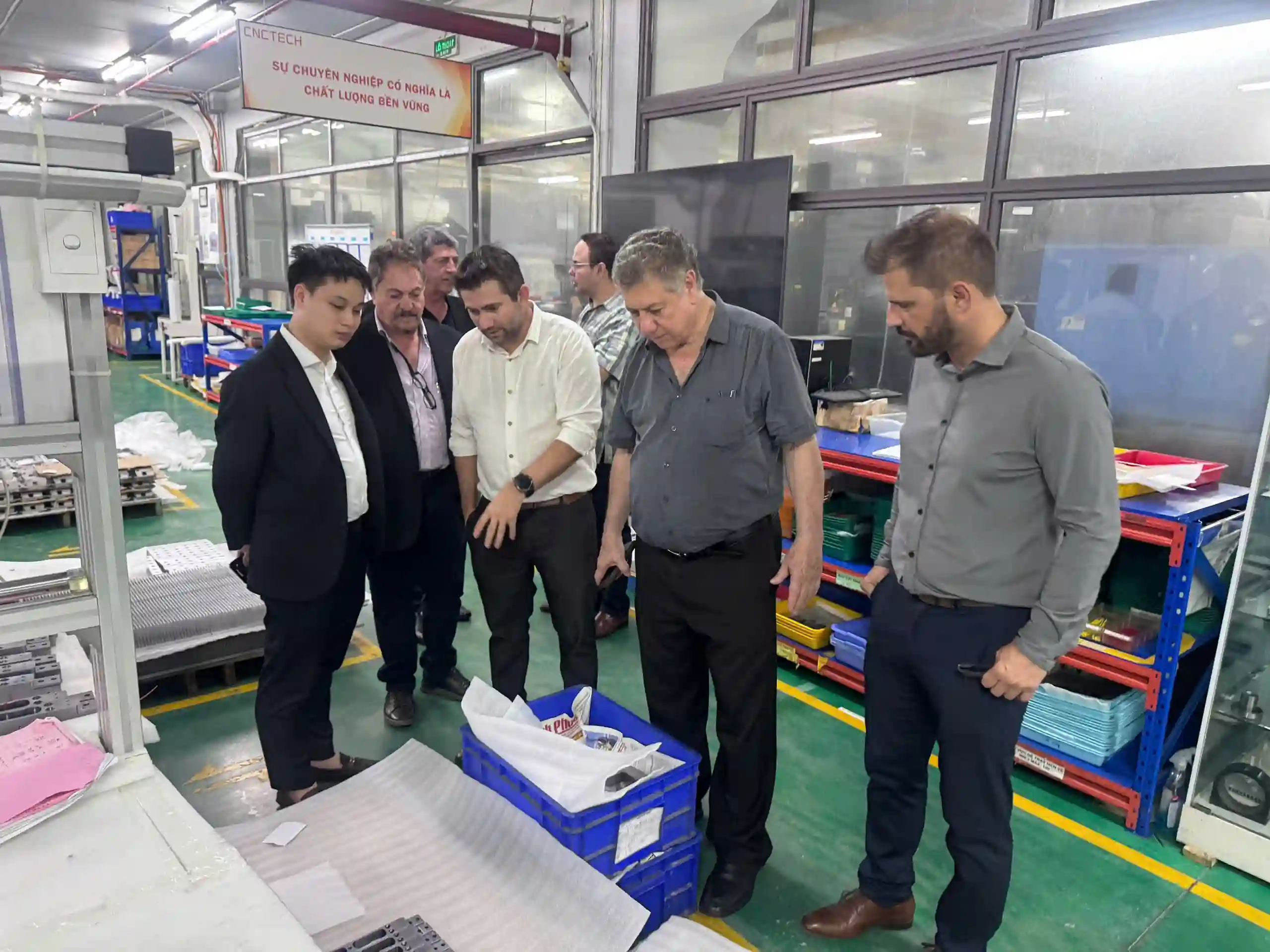 A factory audit allows buyers to verify a manufacturer’s actual production capabilities, quality controls, and processes before committing to a long-term partnership.